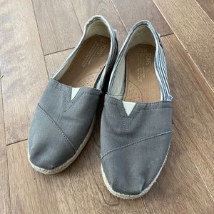 Grey Toms